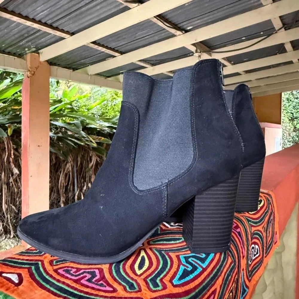 3 FOR $15 DEAL / Attention Chelsie black ankle boots size 8 womens - PVBUNDLE‎